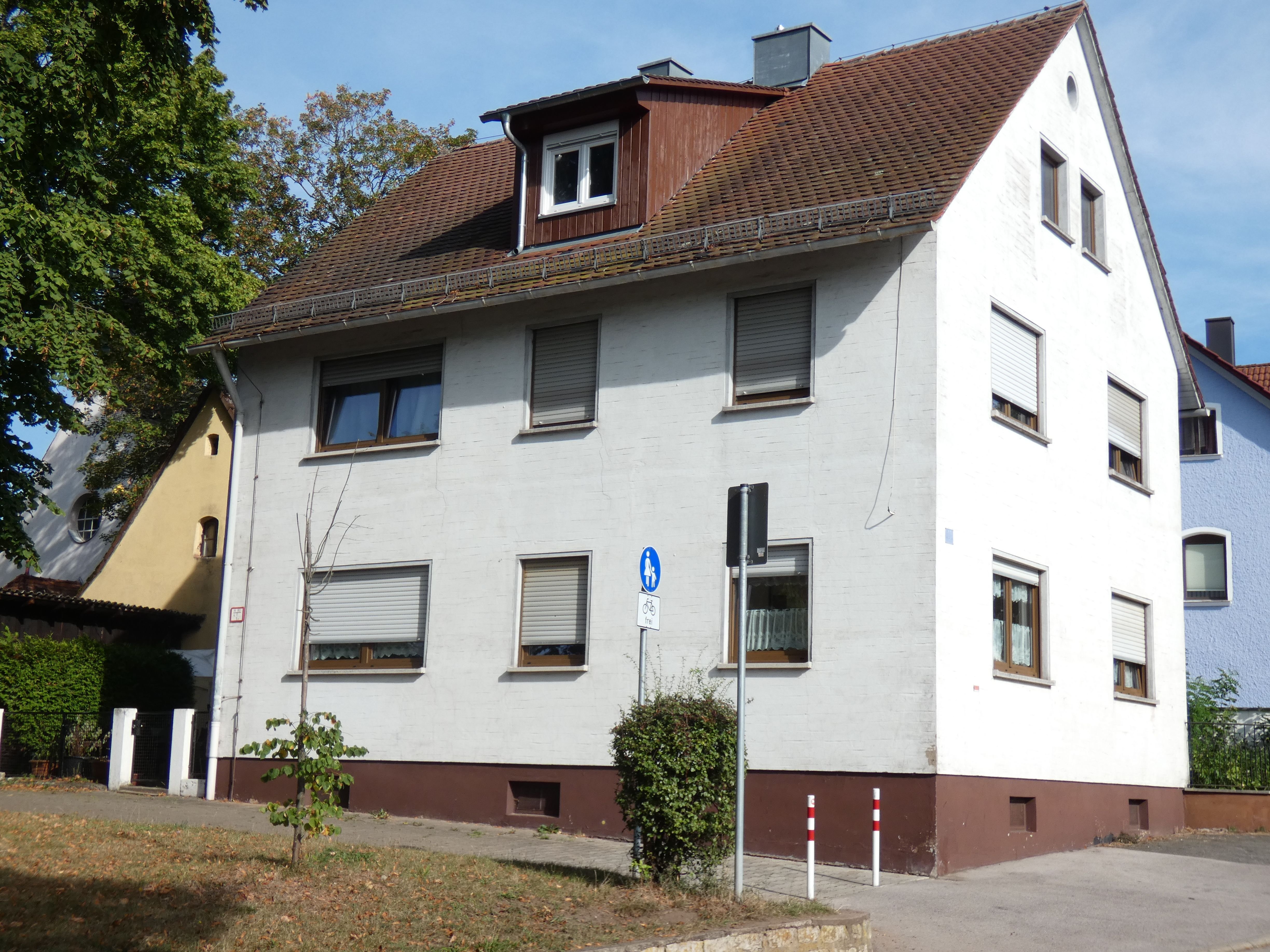 Mehrfamilienhaus zum Kauf 365.000 € 8 Zimmer 183,7 m²<br/>Wohnfläche 266 m²<br/>Grundstück ab sofort<br/>Verfügbarkeit Allersberg Allersberg 90584