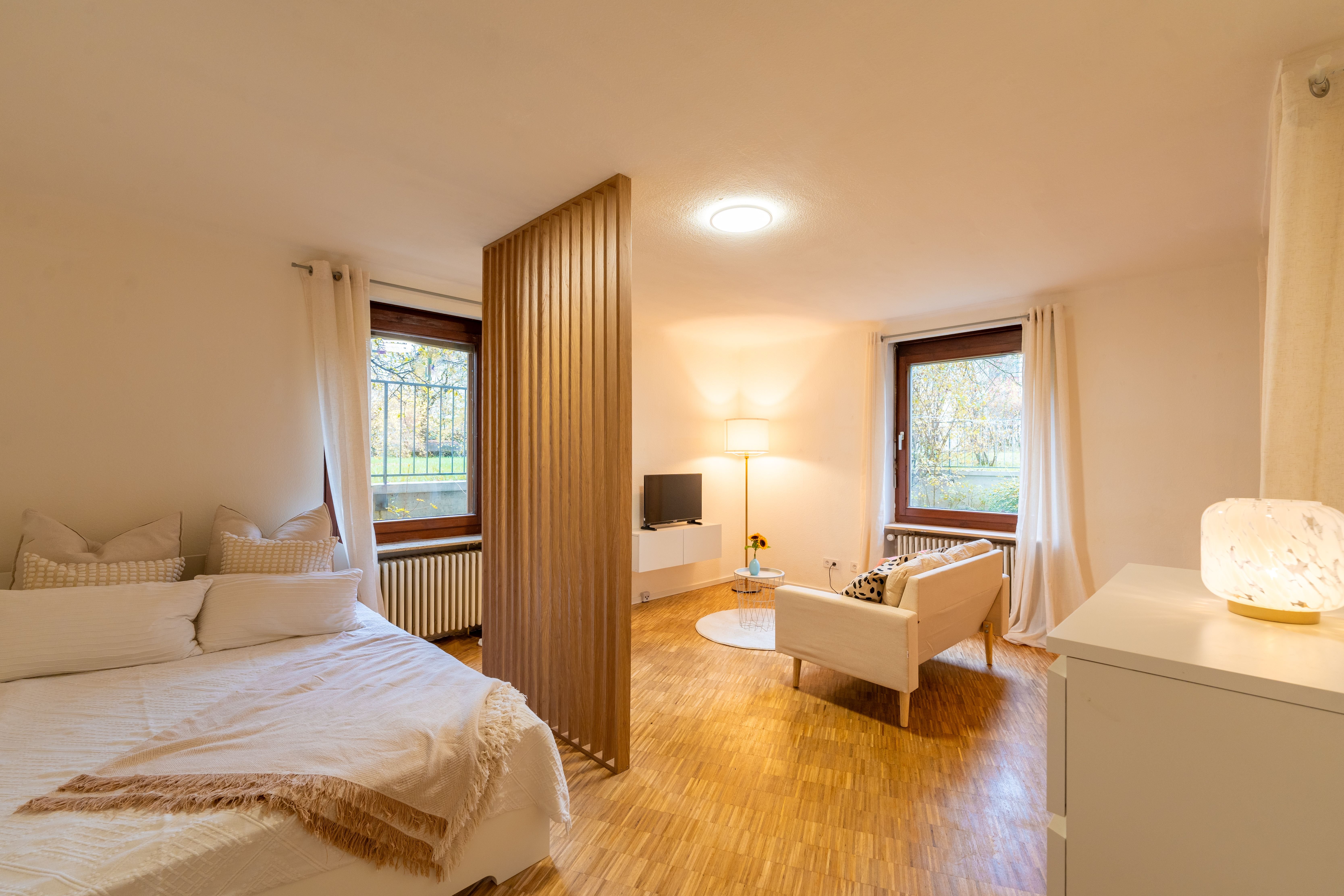 Studio zur Miete 1.000 € 2,5 Zimmer 62 m²<br/>Wohnfläche EG<br/>Geschoss ab sofort<br/>Verfügbarkeit Schillerstraße 12 Innenstadt - Ost Esslingen am Neckar 73728