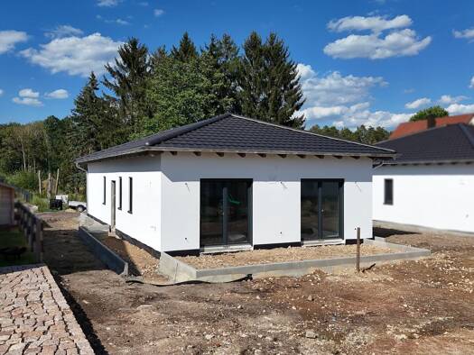 Bungalow zum Kauf - Erstbezug 575.000 € 4 Zimmer 109 m² 499 m² Grundstück Katzdorf Teublitz 93158