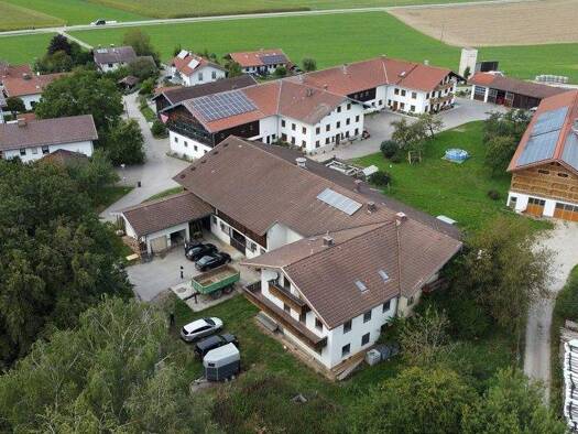 Bauernhof zum Kauf 720.000 € 2.478 m² Grundstück Oberwalchen Traunreut 83301
