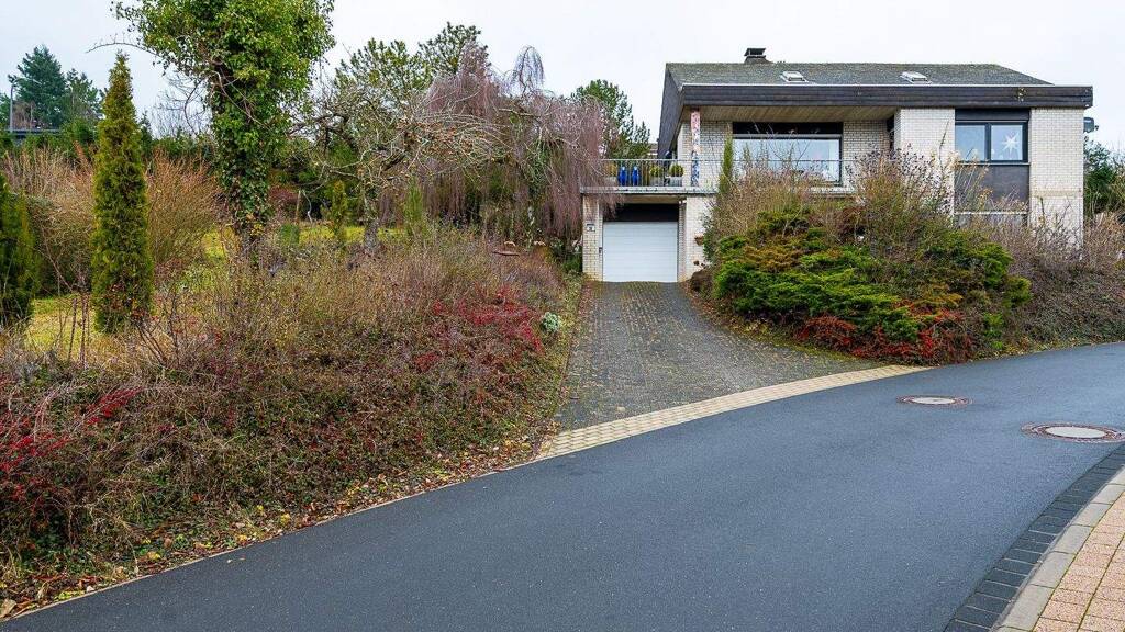 Einfamilienhaus zum Kauf 299.000 € 5 Zimmer 183 m² 1.796 m² Grundstück Schönecken 54614