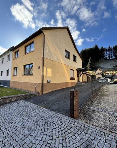Doppelhaushälfte zum Kauf 135.000 € 7 Zimmer 165 m² 3.208 m² Grundstück Lindenberg Neuhaus-Schierschnitz 96524