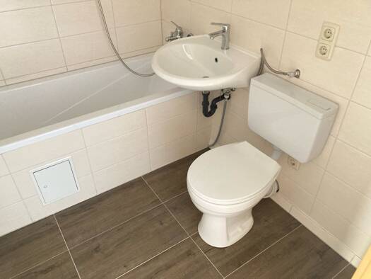 Wohnung zur Miete 375 € 2 Zimmer 61,4 m² 4. Geschoss Olvenstedter Chaussee 155 Neu Olvenstedt Neu Olvenstedt 39130