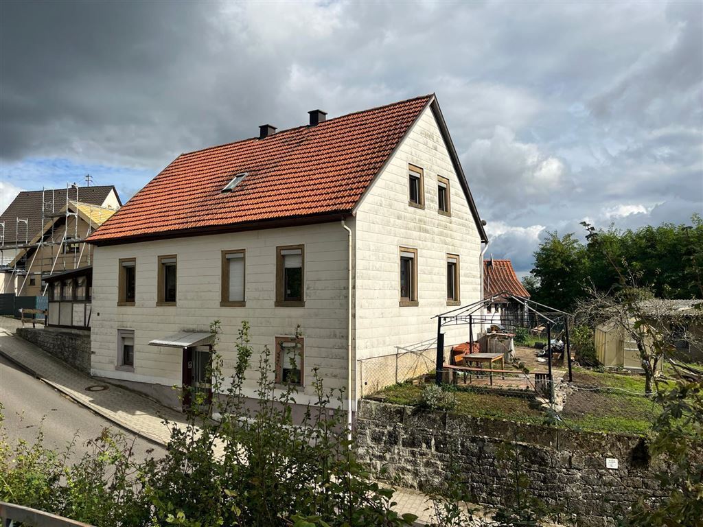 Einfamilienhaus zum Kauf 189.000 € 5 Zimmer 135 m²<br/>Wohnfläche 561 m²<br/>Grundstück Hohenstadt Bad Wimpfen 74206