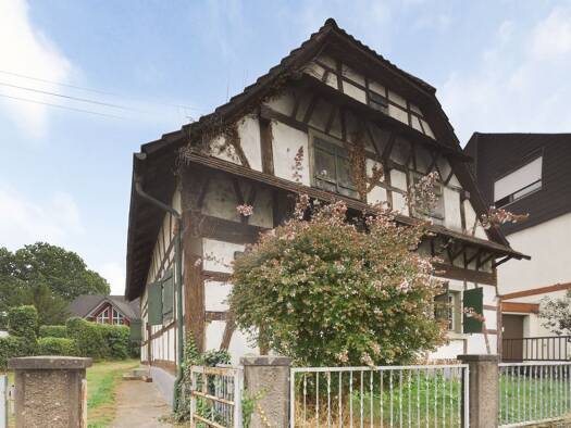 Einfamilienhaus zum Kauf 199.000 € 6 Zimmer 100 m² 1.061 m² Grundstück Sandweier Baden-Baden 76532