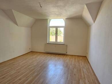 Wohnung zur Miete 285 € 2 Zimmer 55 m² Dachgeschoss, 3. Geschoss frei ab sofort August-Bebel-Straße 33 Mühlhausen Mühlhausen/Thüringen 99974