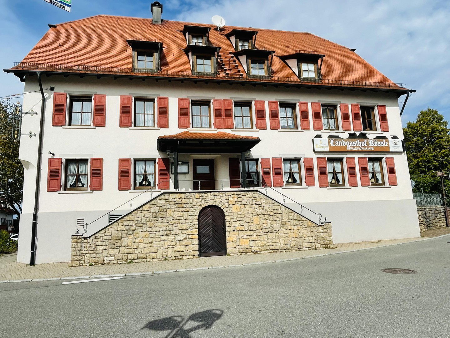 Mehrfamilienhaus zum Kauf provisionsfrei 749.800 € 21 Zimmer 560 m²<br/>Wohnfläche 383 m²<br/>Grundstück Bahnhofstraße 2 Bierlingen Starzach - Bierlingen 72181