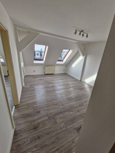 Wohnung zur Miete 330 € 2 Zimmer 52 m² Dachgeschoss, 4. Geschoss frei ab sofort Georg-Büchner-Straße 7 Debschwitz 2 Gera 07548