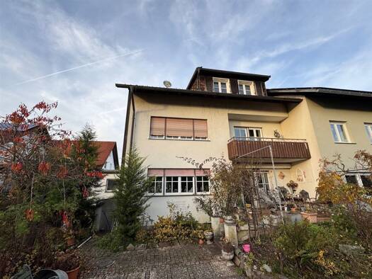 Haus zum Kauf 290.000 € 8 Zimmer 167 m² 393 m² Grundstück frei ab sofort Unterlauchringen Lauchringen 79787