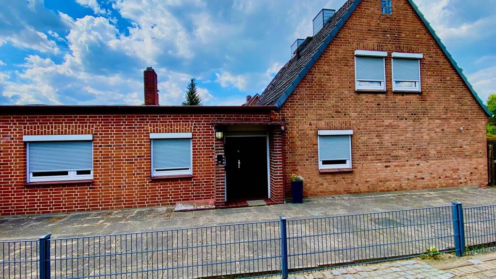 Doppelhaushälfte zum Kauf 256.000 € 3 Zimmer 86 m² 515 m² Grundstück Schwarzenbek 21493