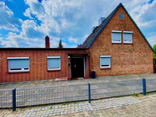 Doppelhaushälfte zum Kauf 256.000 € 3 Zimmer 86 m² 515 m² Grundstück Schwarzenbek 21493