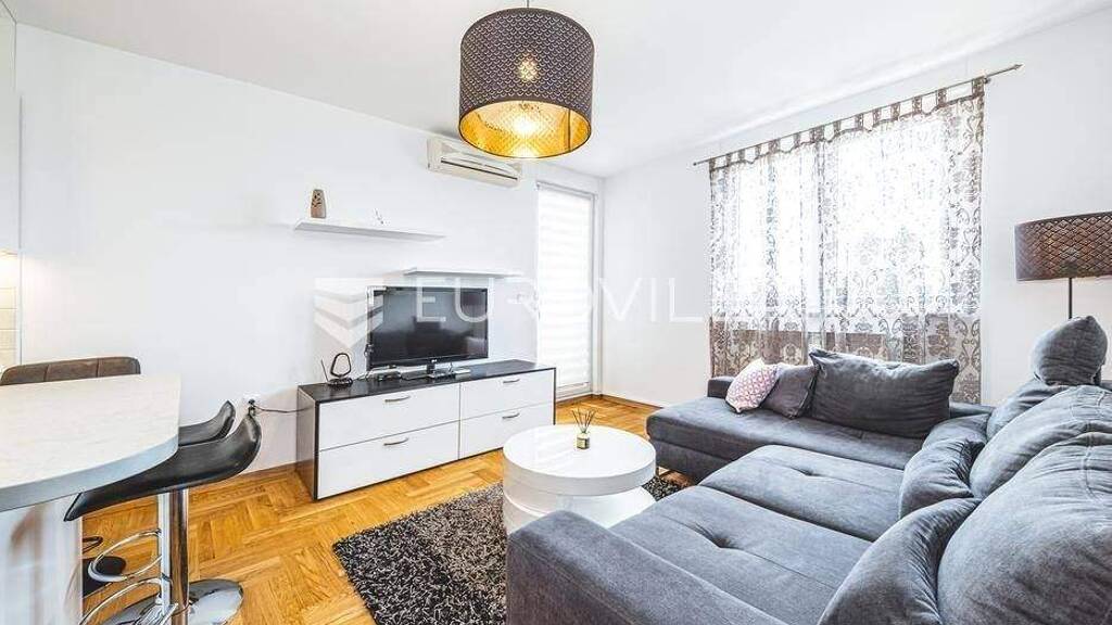 Studio zur Miete 800 € 1 Zimmer 50 m² 3. Geschoss Knezija Knezija - Srednjaci