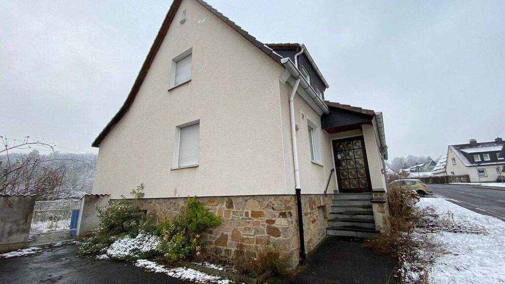 Doppelhaushälfte zum Kauf 200.000 € 4 Zimmer 108 m² 963 m² Grundstück Letmathe Iserlohn 58642