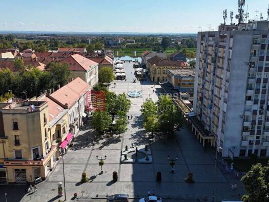 Haus zum Kauf 1.100.000 € 20 Zimmer 950 m² Centar, Slavonski Brod Slavonski Brod 35000