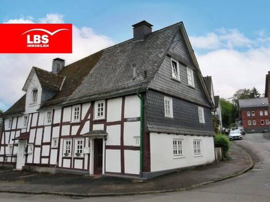 Doppelhaushälfte zum Kauf 149.000 € 5 Zimmer 125 m² 202 m² Grundstück frei ab sofort Geisweid Siegen 57078