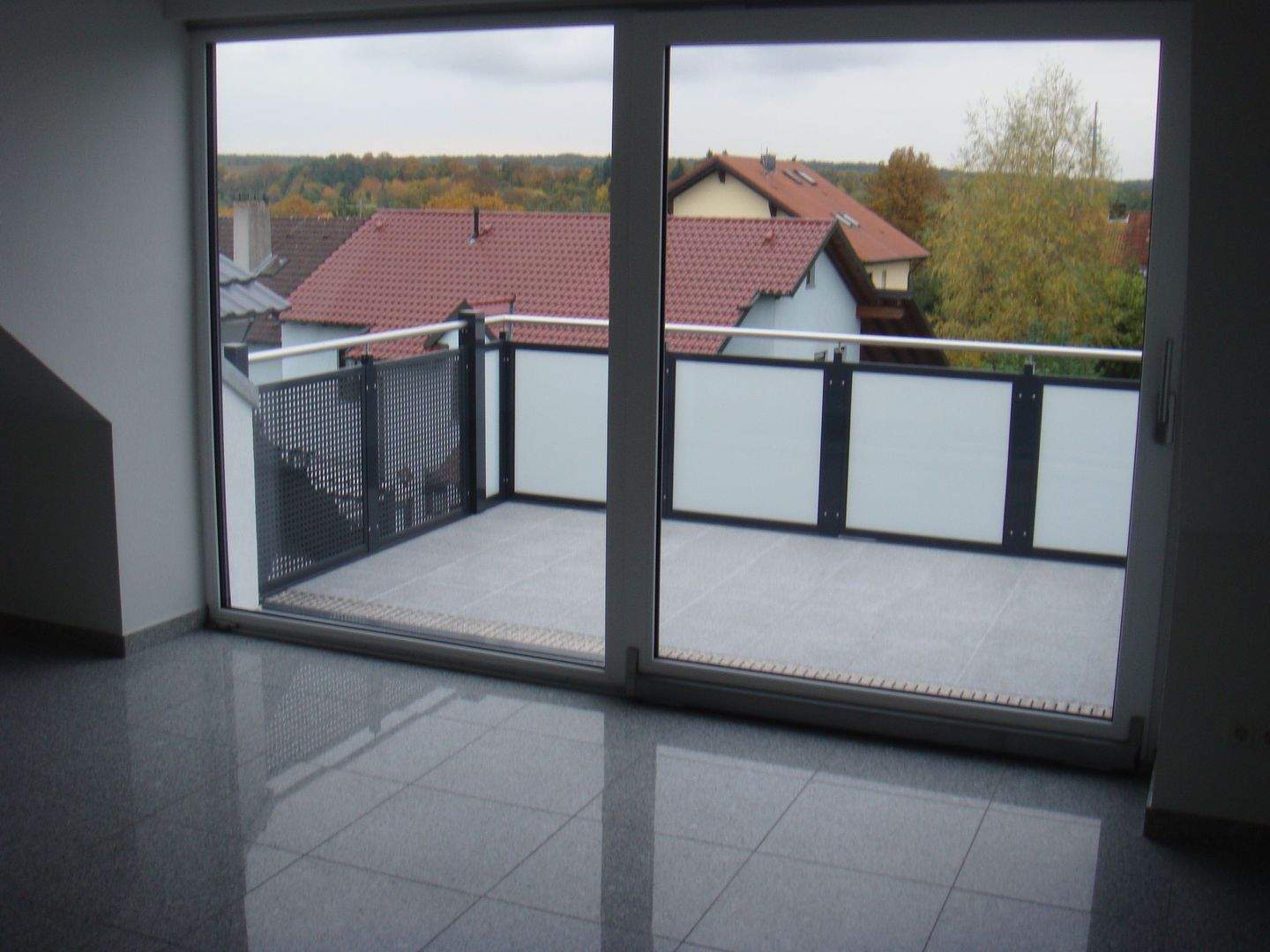 Immobilie in Estenfeld - Moderne, großzügig geschnittene 3,5-Zimmerwohnung in Estenfeld für Kapitalanleger - Bild 0