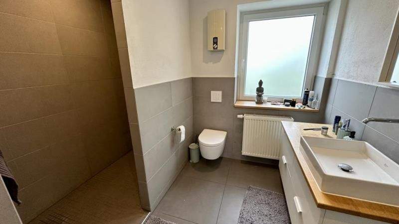 Immobilie in Melsungen - **Viel Platz für die Familie** Freistehendes Einfamilienwohnhaus mit fantastischer Weitsicht in bester Lage von Mels... - Bild 1