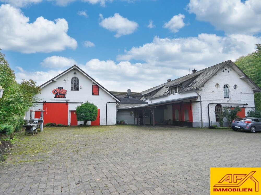 Haus zum Kauf 1.190.000 € 11 Zimmer 457 m²<br/>Wohnfläche 11.169 m²<br/>Grundstück Siedlinghausen Winterberg 59955