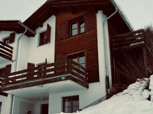 Haus zum Kauf 990.000 € 4,5 Zimmer 120 m² frei ab sofort Via Platengia 19 Surcuolm 7138