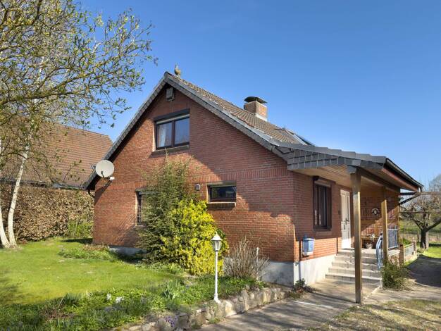 Einfamilienhaus zum Kauf 335.000 € 6 Zimmer 147 m² 1.200 m² Grundstück Bockholt Süsel 23701