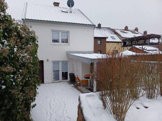 Haus zum Kauf 175.000 € 9 Zimmer 204 m² 250 m² Grundstück frei ab sofort St. Ingbert Sankt Ingbert 66386