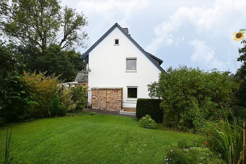 Einfamilienhaus zum Kauf 445.000 € 7 Zimmer 154,8 m²<br/>Wohnfläche 996 m²<br/>Grundstück Dransfeld Dransfeld 37127