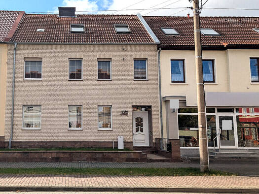Reihenmittelhaus zum Kauf 279.000 € 7 Zimmer 150 m² 678 m² Grundstück Jeßnitz 06800