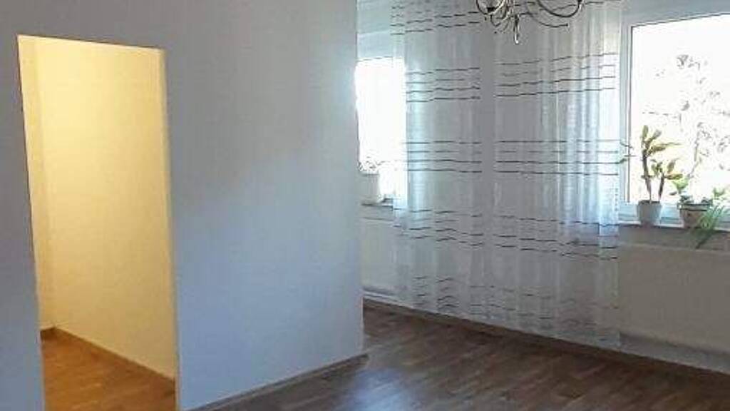 Studio zum Kauf 45.000 € 1 Zimmer 32 m² frei ab sofort Rosa-Luxemburg-Str. 3 Stadtroda 07646