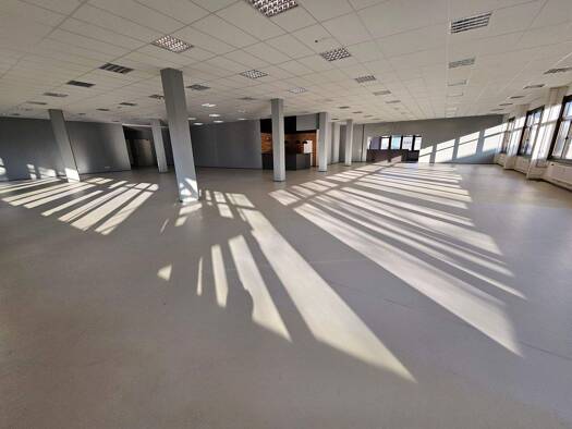 Verkaufsfläche zur Miete provisionsfrei 7 Zimmer 890 m² Verkaufsfläche Ohmstraße 12 Karlsfeld 85757