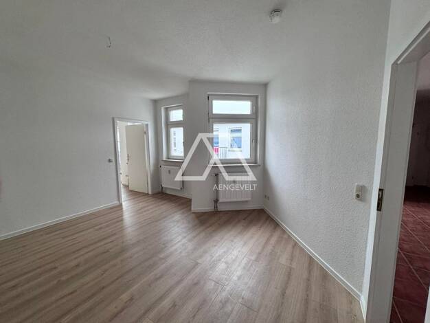 Wohnung zur Miete 689 € 4 Zimmer 96 m² Stadtfeld Ost Magdeburg 39108