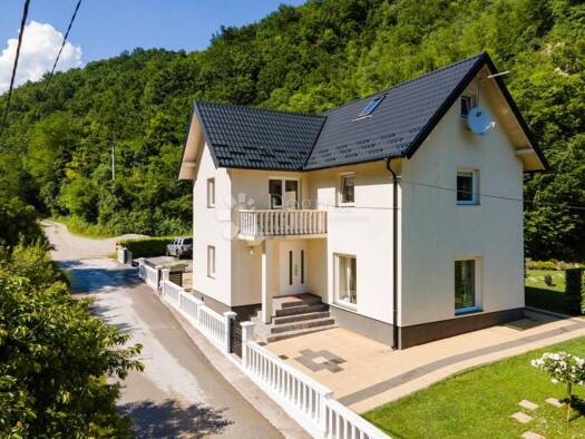 Haus zum Kauf 1.500.000 € 7 Zimmer 330 m² Sveta Jana, Jastrebarsko - Okolica Jastrebarsko