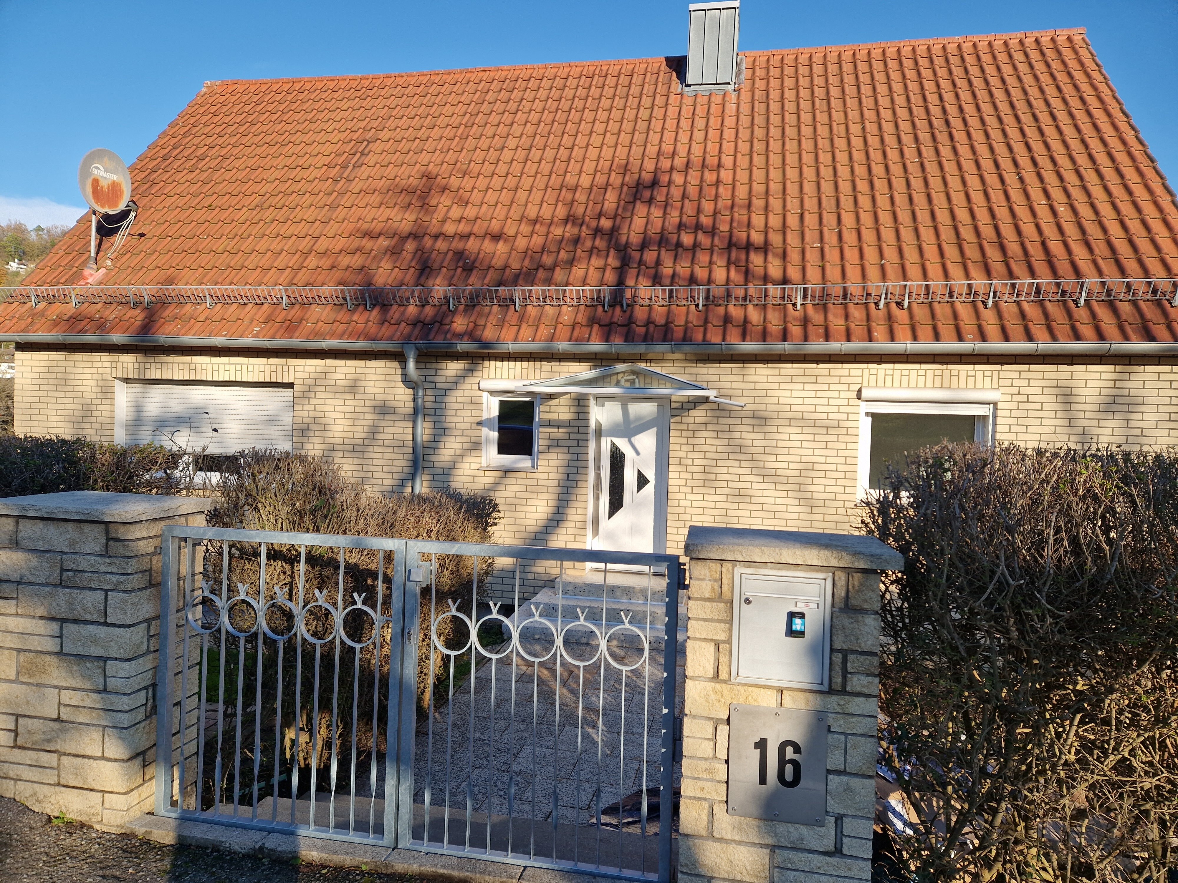 Einfamilienhaus zur Miete 1.500 € 5 Zimmer 140 m²<br/>Wohnfläche 900 m²<br/>Grundstück ab sofort<br/>Verfügbarkeit Eutingen - Stadtviertel 151 Pforzheim 75181