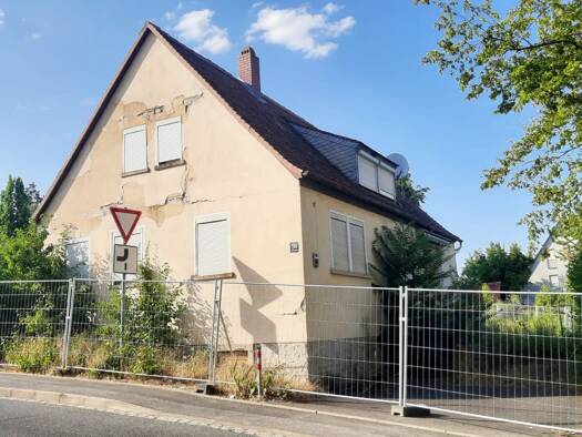Einfamilienhaus zum Kauf 4,5 Zimmer 122,5 m² 1.240 m² Grundstück Alte Poststraße 30 Kitzingen Kitzingen 97318