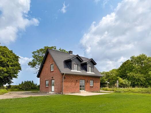 Haus zur Miete 1.550 € 3 Zimmer 135 m² 1.700 m² Grundstück Rabel 24376