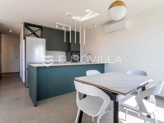 Wohnung zur Miete 1.800 € 3 Zimmer 85 m² 2. Geschoss Kastel Sucurac Kaštel Sućurac