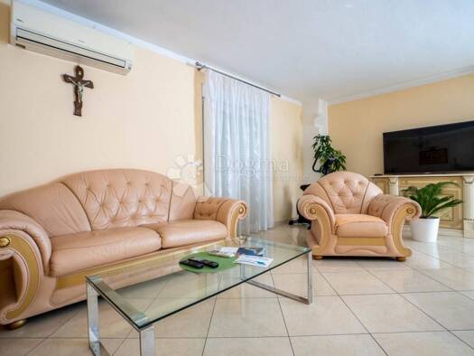 Wohnung zur Miete 1.900 € 4 Zimmer 160 m² Geschoss 1/1 Mihotići, Matulji Matulji 51211