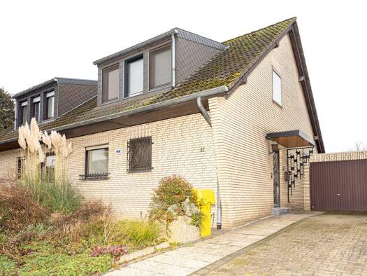 Doppelhaushälfte zum Kauf 365.000 € 5 Zimmer 115 m² 336 m² Grundstück frei ab sofort Grefrath Neuss 41472