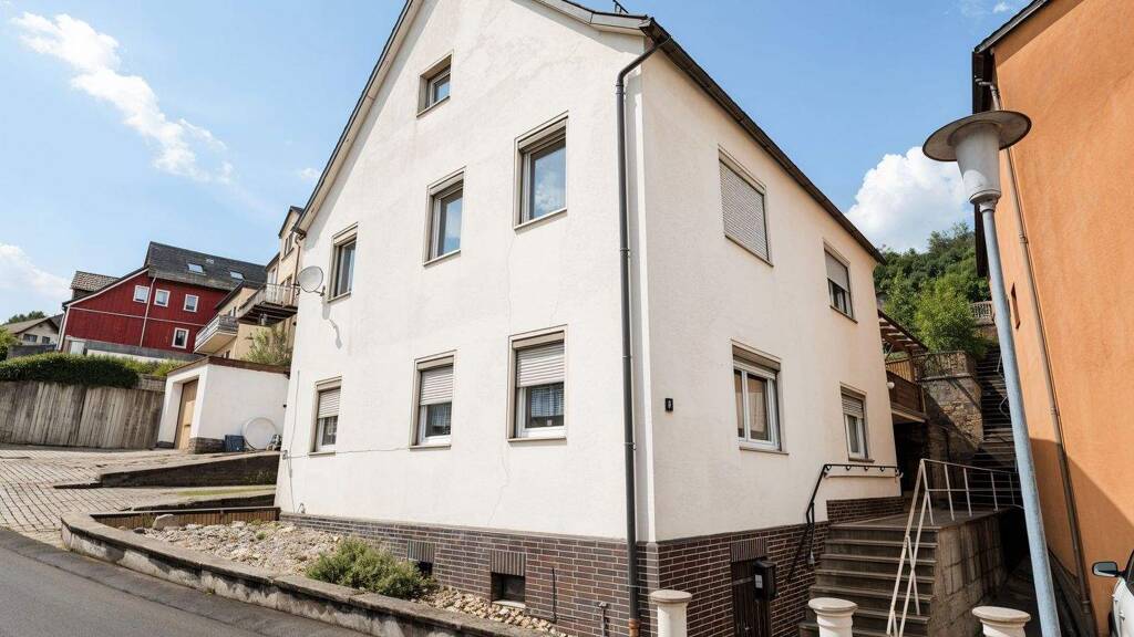 Mehrfamilienhaus zum Kauf 79.000 € 6 Zimmer 180 m² 278 m² Grundstück Mönchröden Rödental 96472