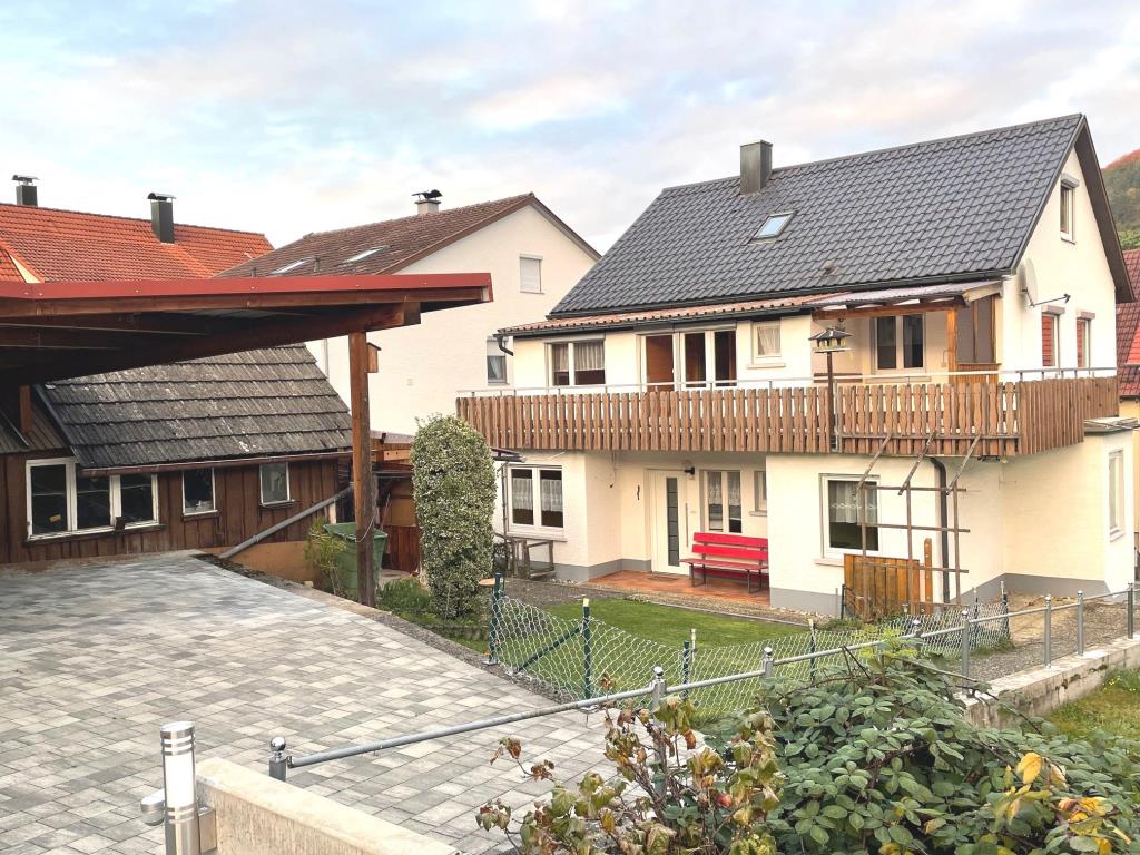 Einfamilienhaus zum Kauf 285.000 € 7 Zimmer 157 m²<br/>Wohnfläche 424 m²<br/>Grundstück Reichenbach Deggingen 73326