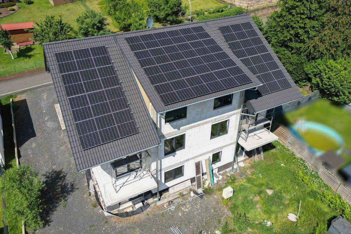 Immobilie in Gründau - MFH mit 4 Einheiten und Top-Potenzial in Alleinlage zur flexiblen Nutzung - Bild 0