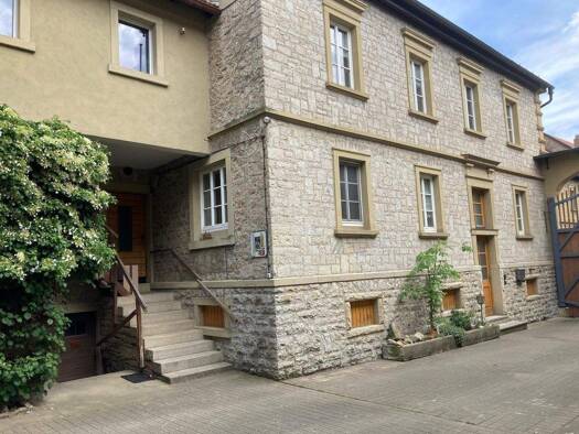 Einfamilienhaus zum Kauf als Kapitalanlage geeignet 425.000 € 8 Zimmer 959 m² Grundstück Hauptstraße 27 Oberpleichfeld 97241