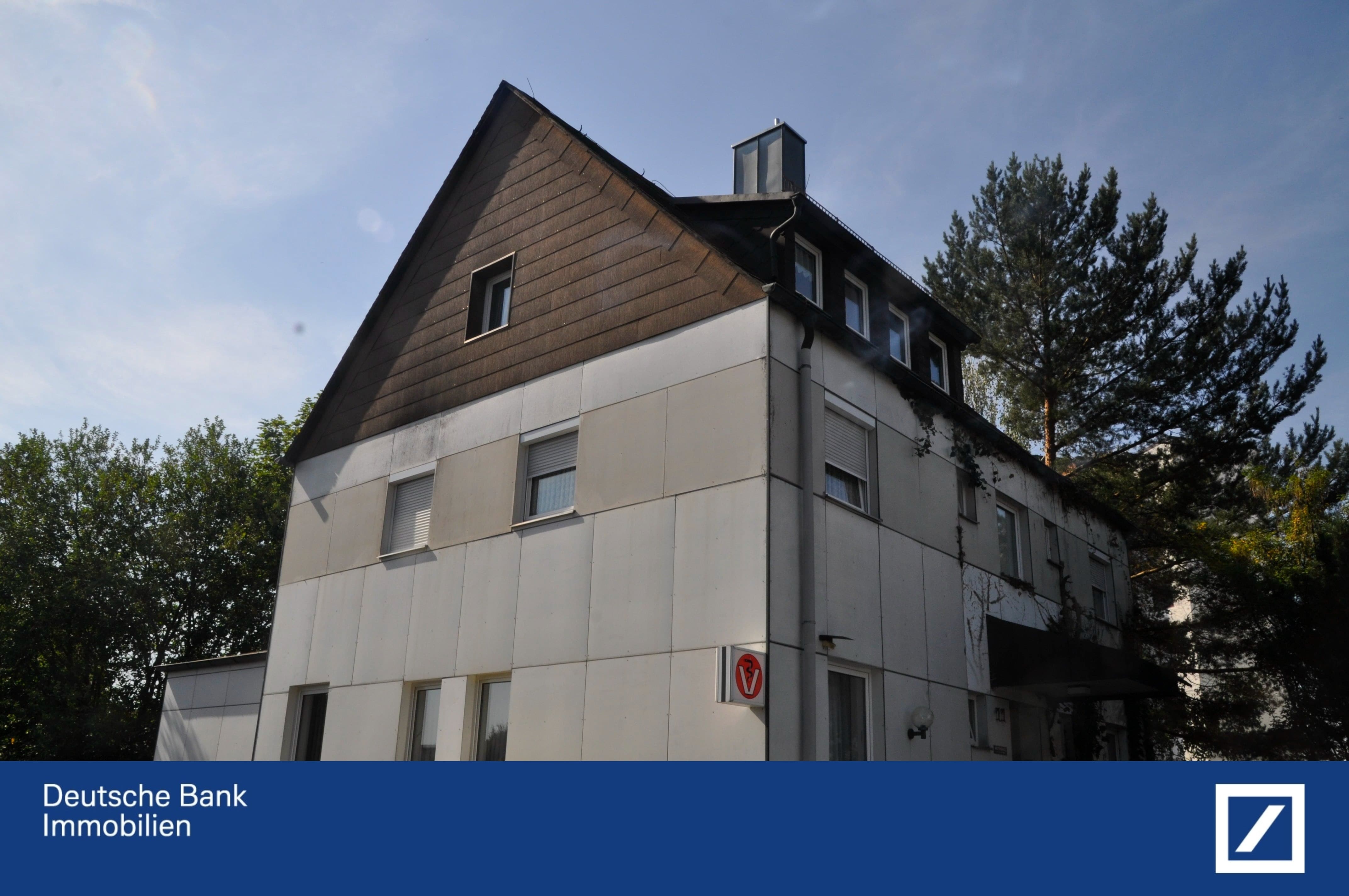 Mehrfamilienhaus zum Kauf 249.000 € 8 Zimmer 170 m²<br/>Wohnfläche 592 m²<br/>Grundstück Marktredwitz Marktredwitz 95615