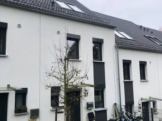 Reihenhaus zur Miete 2.100 € 5 Zimmer 127 m² frei ab 01.03.2026 Bruck Erlangen 91058
