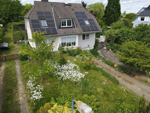 Haus zum Kauf 380.000 € 7 Zimmer 182 m² 1.843 m² Grundstück Hohenzieritz 17237