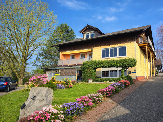 Mehrfamilienhaus zum Kauf als Kapitalanlage geeignet 399.900 € 11 Zimmer 311 m² 980 m² Grundstück Engolling Auerbach 94530