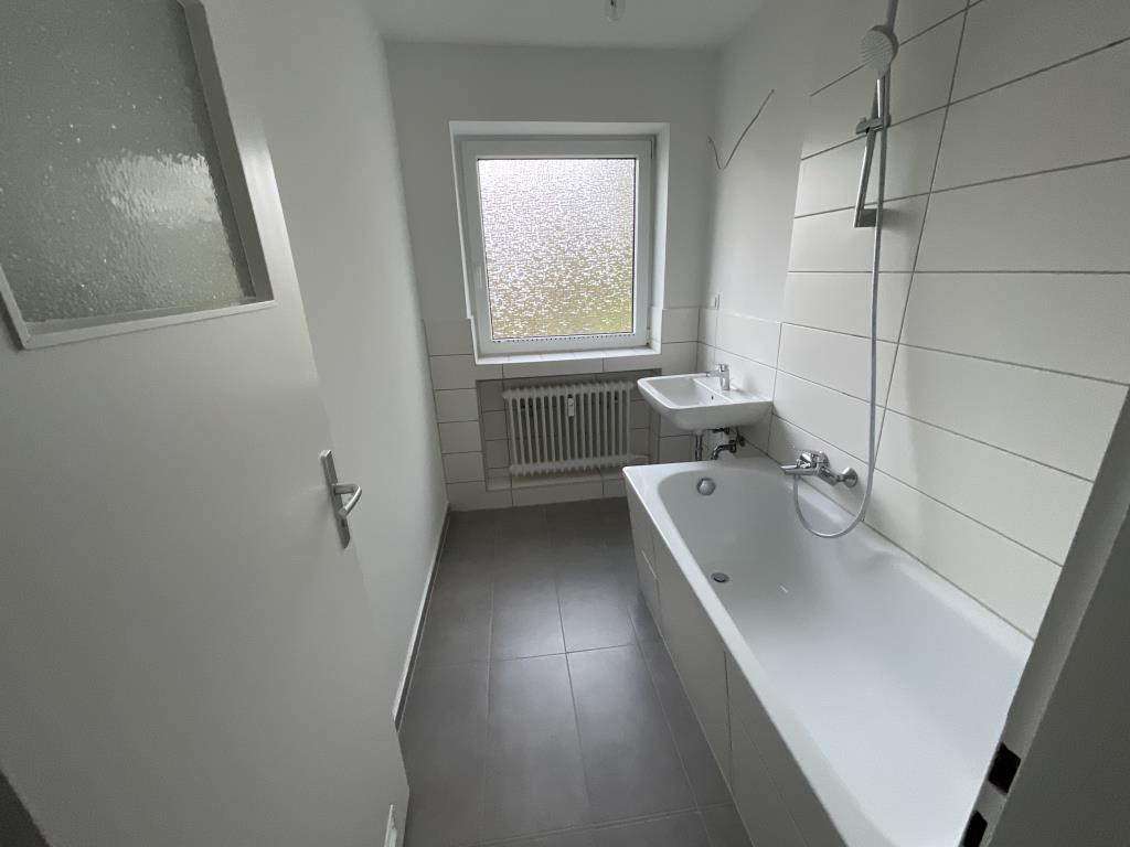 Wohnung zur Miete 529 € 4 Zimmer 80,6 m²<br/>Wohnfläche 2.<br/>Geschoss 01.02.2025<br/>Verfügbarkeit Europaring 26 Neuende Wilhelmshaven 26389