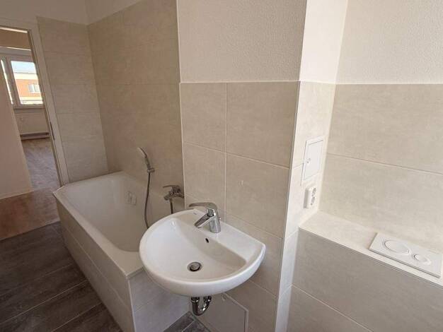 Wohnung zur Miete 337 € 2 Zimmer 47,2 m² 4. Geschoss Lilienthalring 10 Eisenhüttenstadt 15890