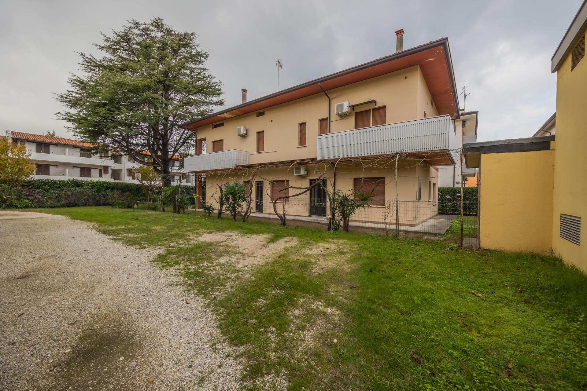 Mehrfamilienhaus zum Kauf 1.200.000 € 5 Zimmer 525 m²<br/>Wohnfläche ab sofort<br/>Verfügbarkeit Lignano Sabbiadoro