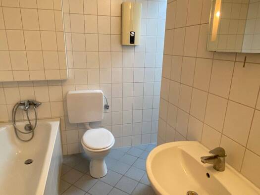 Wohnung zur Miete 320 € 2 Zimmer 42,7 m² 3. Geschoss frei ab sofort Lessingstraße 9 Rüningen Braunschweig 38122