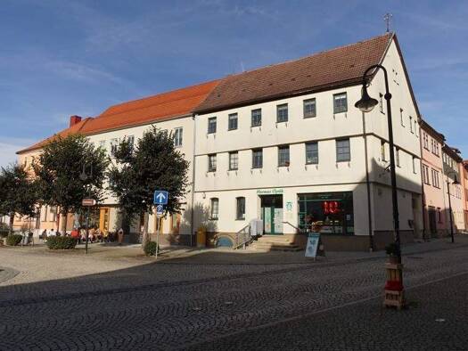 Wohn- und Geschäftshaus zum Kauf als Kapitalanlage geeignet 199.000 € 314 m² 247 m² Grundstück Schleusingen 98553